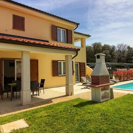 Luxury Olivia With Pool , 200m From The * Banjole