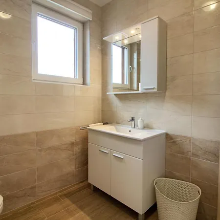 Luxury Olivia With Pool , 200m From The