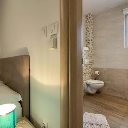 Luxury Olivia With Pool , 200m From The Banjole