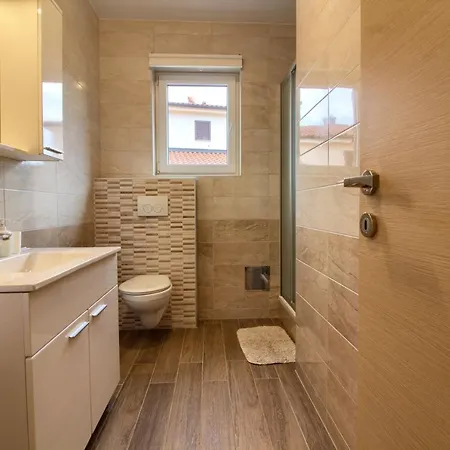 Luxury Olivia With Pool , 200m From The Villa