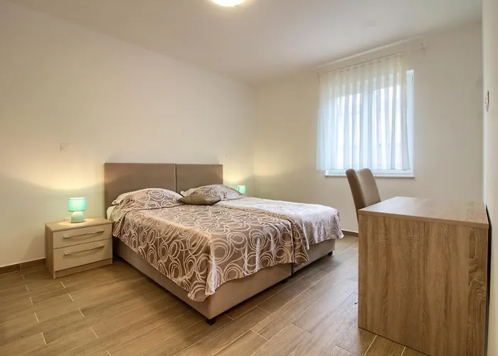 빌라 Luxury Olivia With Pool , 200m From The