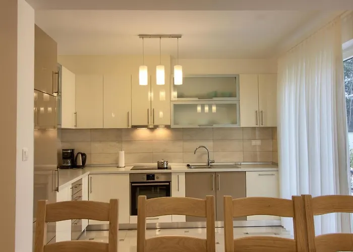 Luxury Olivia With Pool , 200m From The 빌라 *