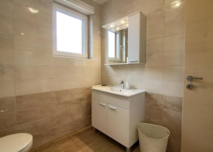 Luxury Olivia With Pool , 200m From The