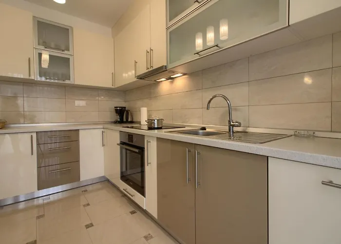 Luxury Olivia With Pool , 200m From The 반졸레