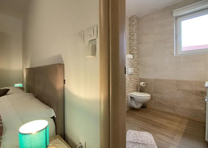 Luxury Olivia With Pool , 200m From The 반졸레