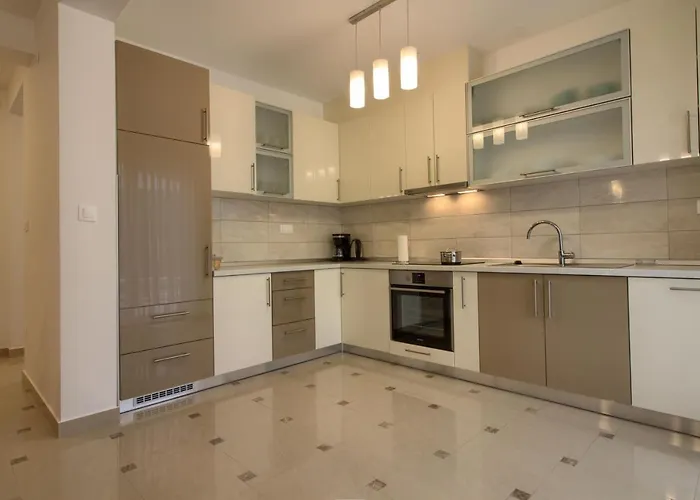 Luxury Olivia With Pool , 200m From The