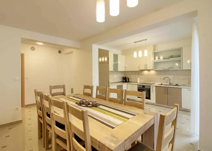 Luxury Olivia With Pool , 200m From The * 반졸레